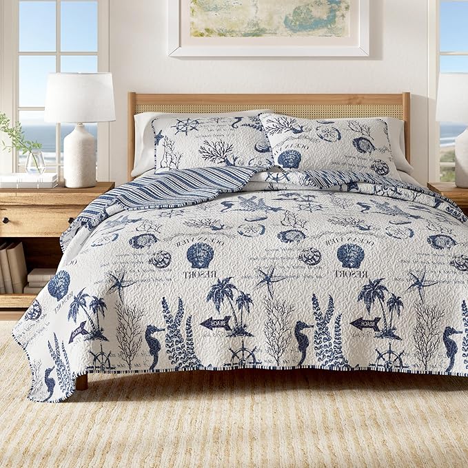 Bedroom Decor Great Bay Home Full / Queen Coastal Quilt Bedding Set, Summer Coastal Quilt with Shams, Beach 3-Piece Reversible All Season Bedspread Quilt Set. Lightweight Nautical 